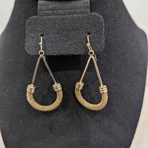 Elegant Gold Hoop Earrings